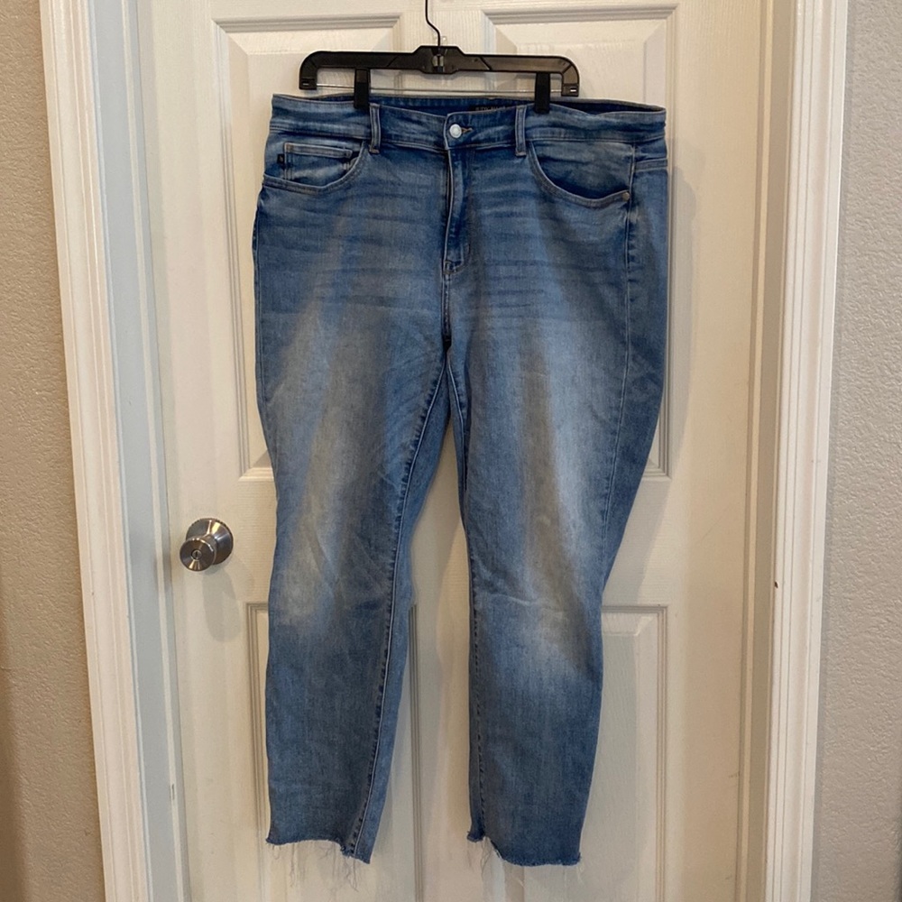 Judy Blue Boyfriend light wash raw hem 18w